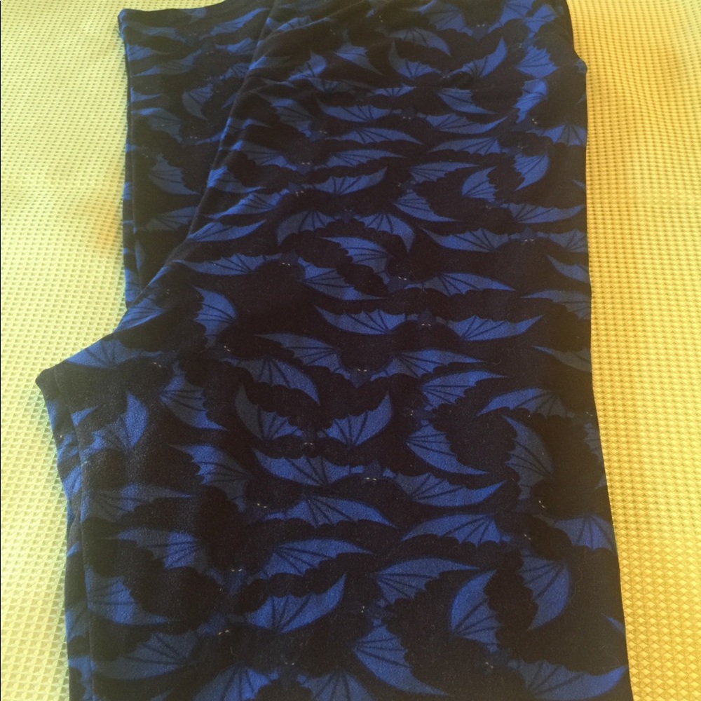 Lularoe Bat Leggings TC